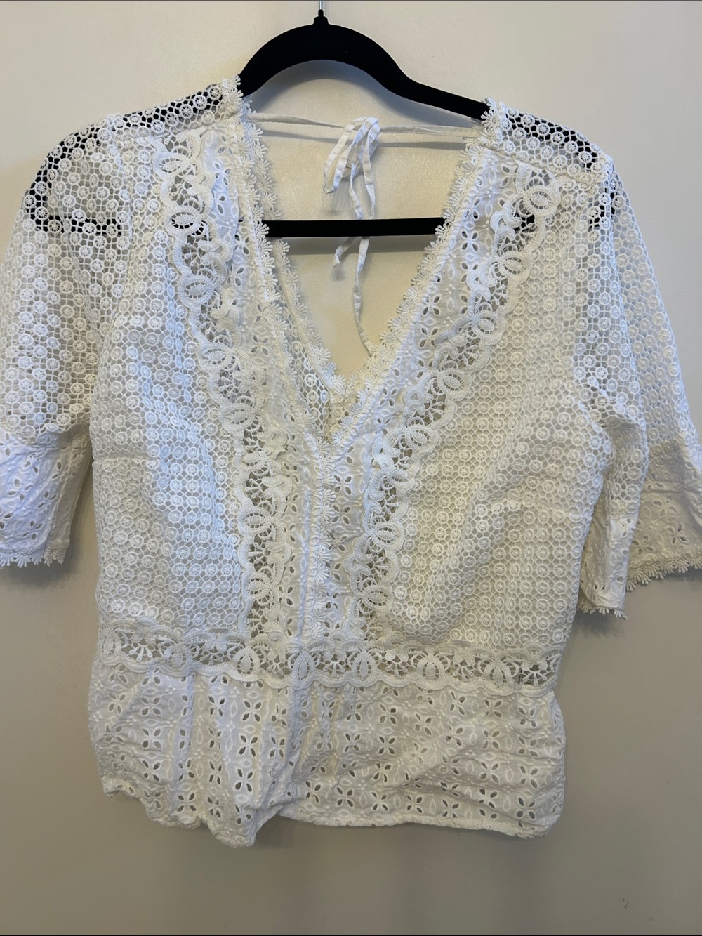 Abercrombie & Fitch White Lace Crochet V-Neck Blouse